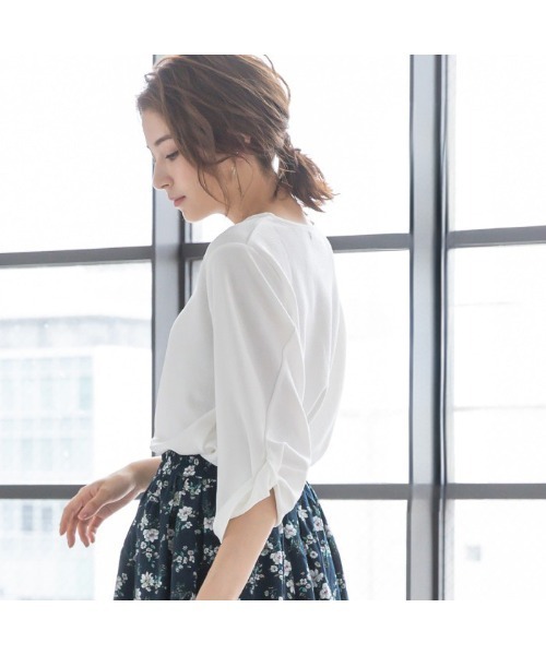 aquagarage(アクアガレージ)の「つぼみ袖トップス(Tシャツ/カットソー・レディース・アイボリー/ブラック/ベージュ・ONESIZE)」の4枚目の写真