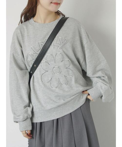 ehka sopo（エヘカソポ）の「花ワッペンスウェット（スウェット・レディース・ミント/オフホワイト/ブルー/グレー・F）」の3枚目の写真