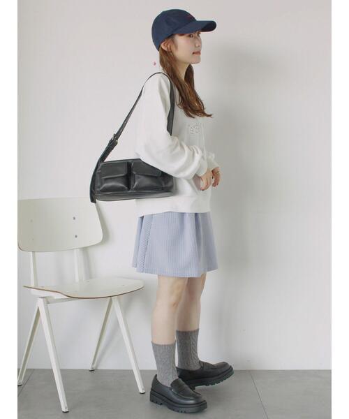 ehka sopo（エヘカソポ）の「花ワッペンスウェット（スウェット・レディース・ミント/オフホワイト/ブルー/グレー・F）」の8枚目の写真