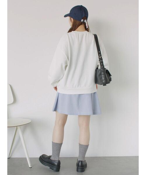 ehka sopo（エヘカソポ）の「花ワッペンスウェット（スウェット・レディース・ミント/オフホワイト/ブルー/グレー・F）」の9枚目の写真