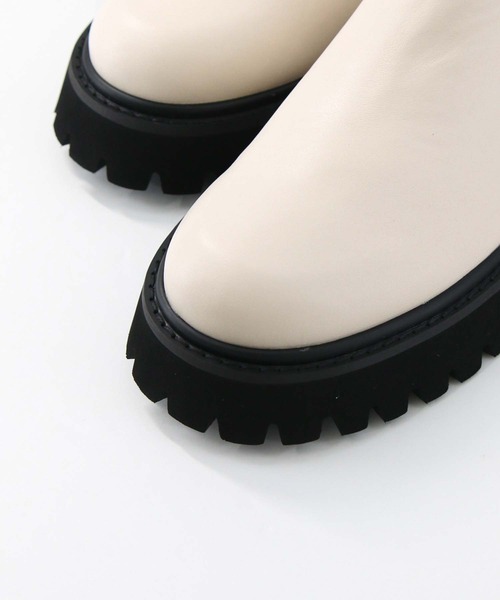 Mollini(モリーニ)の「レザースリッポン(スリッポン・レディース・アイボリー/ブラック・38/36/37)」の7枚目の写真