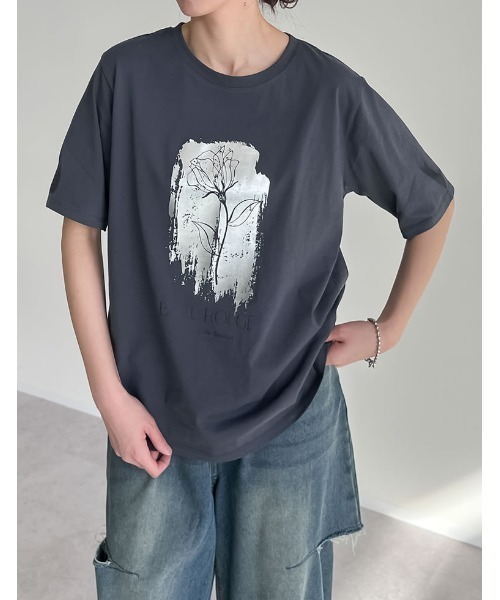 Re:EDIT（リエディ）の「[UVカット][接触冷感][紫外線対策]箔フラワーTシャツ（Tシャツ/カットソー・レディース・チャコールグレー/ブラック/ホワイト・MEDIUM/LARGE）」の16枚目の写真