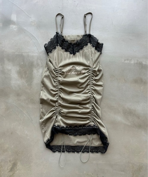 SHAGGIE(シャギー)の「レース付きシャーリングワンピース(ワンピース・レディース・レッド/ブラック/カーキ・FREE)」の9枚目の写真