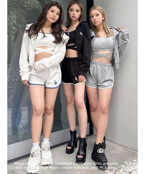 MLB（メジャーリーグベースボール）の「GYDA［MLB］バックロゴスウェットショートパーカー（パーカー・レディース・グレー/オフホワイト/ブラック・FREE）」の10枚目の写真