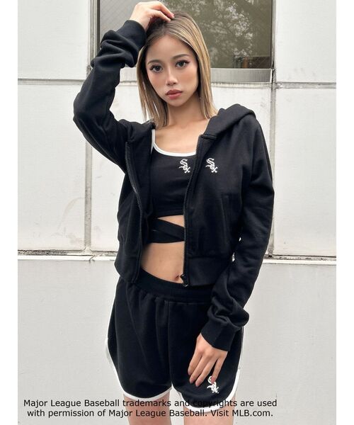 MLB（メジャーリーグベースボール）の「GYDA［MLB］バックロゴスウェットショートパーカー（パーカー・レディース・グレー/オフホワイト/ブラック・FREE）」の18枚目の写真