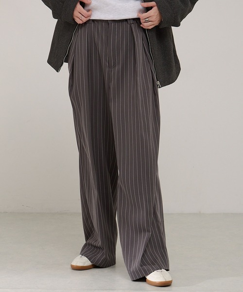 EMMA CLOTHES（エマクローズ）の「バルーンシルエット ディープタックワイドパンツ（スラックス・メンズ・ブラック系/ブラック/ライトグレー/ナチュラル/グレー系・S/M/L）」の4枚目の写真
