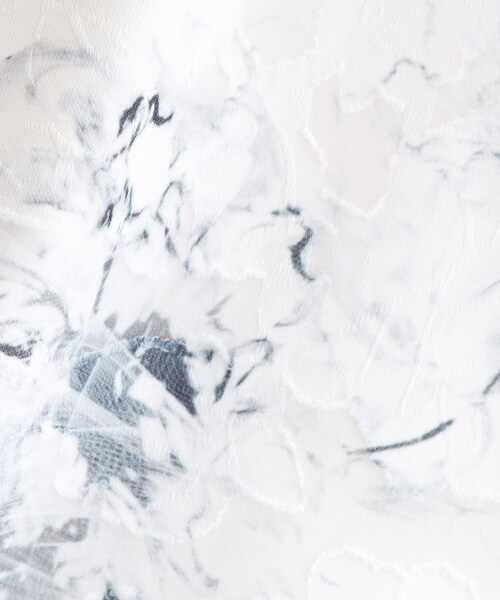 tk.TAKEO KIKUCHI(ティーケータケオキクチ)の「シアージャカードフラワーシャツ(シャツ/ブラウス・メンズ・ホワイト系4/ブラック系3/ブルー系3・02/03)」の4枚目の写真