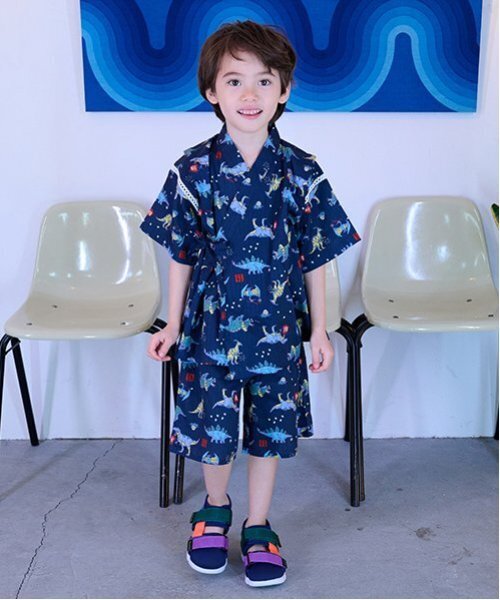 kladskap(クレードスコープ)の「恐竜柄甚平(浴衣・キッズ・ネイビー/ライトグレー・S(80-90cm)/L(120-130cm)/M(100-110cm))」の1枚目の写真