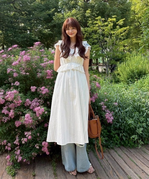 dium Flower embroidery one piece T　ワンピース セール】flower embroidery onepiece／花柄刺繍フリルワンピース