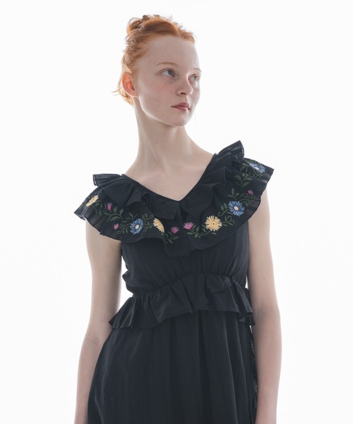 dium Flower embroidery one piece T　ワンピース dium. | Flower embroidery one piece 柔らかなホワイト