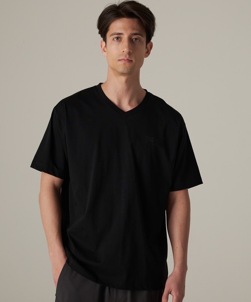 Eddie Bauer(エディーバウアー)の「軽量 Vネック コットン 半袖 Tシャツ(Tシャツ/カットソー・メンズ・ブラック/ホワイト/ブルー/ピンク・XL/L/M/S/XXL)」の2枚目の写真