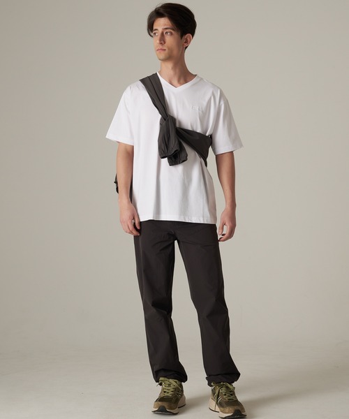 Eddie Bauer(エディーバウアー)の「軽量 Vネック コットン 半袖 Tシャツ(Tシャツ/カットソー・メンズ・ブラック/ホワイト/ブルー/ピンク・XL/L/M/S/XXL)」の6枚目の写真