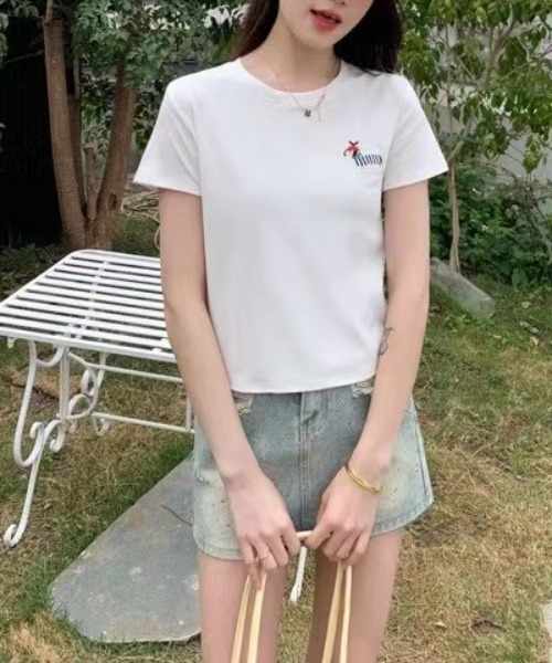 H.TOKYO（エイチトウキョウ）の「ワンポイントデザインTシャツ（Tシャツ/カットソー・レディース・ブラック/グレー/ホワイト・FREE）」の2枚目の写真