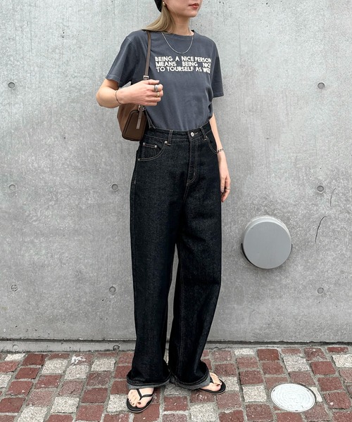 feepur(フェピュール)の「ピグメントロゴTee(Tシャツ/カットソー・レディース・チャコールグレー/ベージュ・MEDIUM)」の3枚目の写真