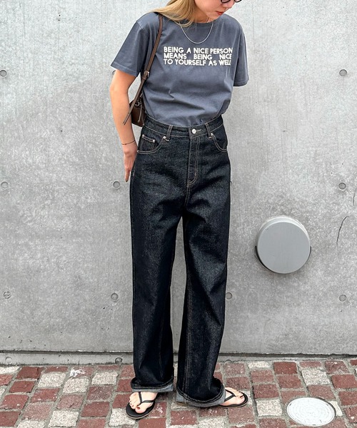 feepur(フェピュール)の「ピグメントロゴTee(Tシャツ/カットソー・レディース・チャコールグレー/ベージュ・MEDIUM)」の4枚目の写真