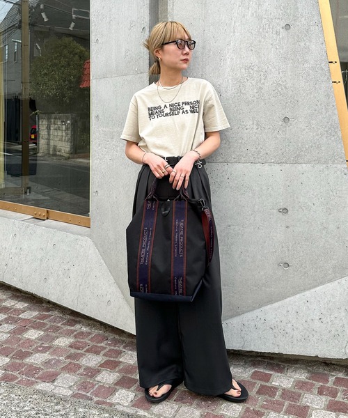feepur(フェピュール)の「ピグメントロゴTee(Tシャツ/カットソー・レディース・チャコールグレー/ベージュ・MEDIUM)」の13枚目の写真