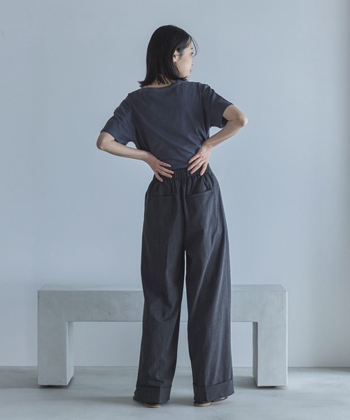 feepur(フェピュール)の「ピグメントロゴTee(Tシャツ/カットソー・レディース・チャコールグレー/ベージュ・MEDIUM)」の21枚目の写真