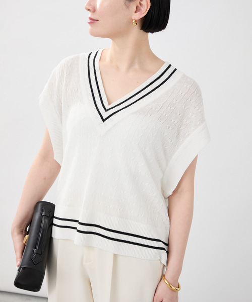 VERMEIL par iena（ヴェルメイユパーイエナ）の「Linen Knit Cable ベスト（ベスト・レディース・ホワイト/ネイビー・FREE）」の3枚目の写真