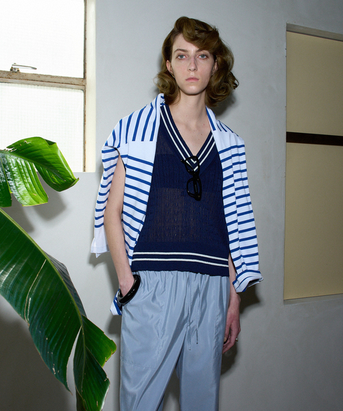 VERMEIL par iena（ヴェルメイユパーイエナ）の「Linen Knit Cable ベスト（ベスト・レディース・ホワイト/ネイビー・FREE）」の13枚目の写真