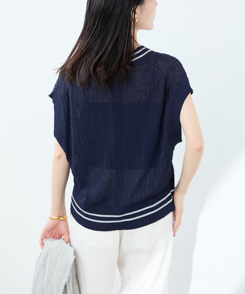 VERMEIL par iena（ヴェルメイユパーイエナ）の「Linen Knit Cable ベスト（ベスト・レディース・ホワイト/ネイビー・FREE）」の17枚目の写真