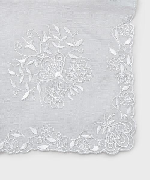 OPAQUE.CLIP(オペークドットクリップ)の「パール調リング付き刺繍スカーフ(バンダナ/スカーフ・レディース・グレー/ベージュ・00)」の5枚目の写真