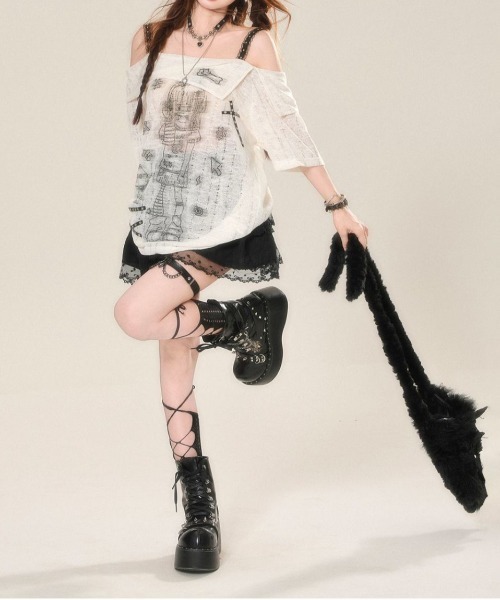 AsheKsha(アシクシャ)の「【新作】レースオフショルダー×カラーブロック キャミトップス(Tシャツ/カットソー・レディース・ライトベージュ/ブラック・F)」の7枚目の写真