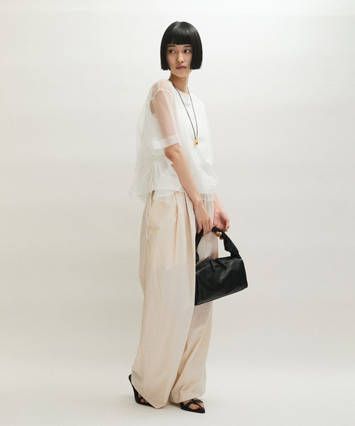 ADAM ET ROPE'（アダムエロペ）の「【サステナブル】・【定番人気】ギャザーチュールトップス（Tシャツ/カットソー・レディース・ホワイト/ブラック/ブラウン・FREE）」の13枚目の写真