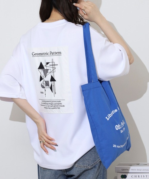 FUNALIVE(ファンアライブ)の「スムースダンボール オーバーサイズ プリントカットソー 接触冷感 UVカット 半袖(Tシャツ/カットソー・メンズ・ライトグレー系3/ブラック系その他3/ホワイト系その他3/ブラック/ライトグレー系1/ライトグレー系2/ホワイト/ホワイト系その他2/ブラック系その他2・LL/L/M)」の2枚目の写真