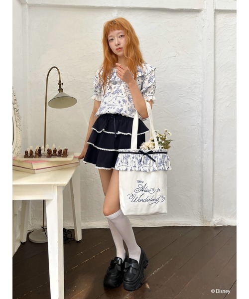Disney（ディズニー）の「【Disney】ふしぎの国のアリス/トワル・ドゥ・ジュイSTYLEフリルブラウス（シャツ/ブラウス・レディース・ブルー/ネイビー・FREE）」の19枚目の写真
