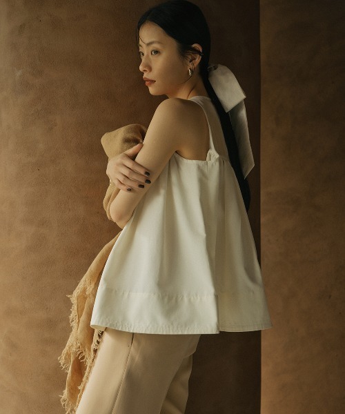 anuans（アニュアンス）の「スプレッドフレアブラウス（シャツ/ブラウス・レディース・セージグリーン/アイボリー/ブラック・F）」の9枚目の写真