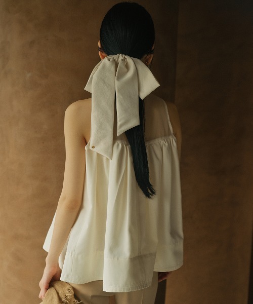 anuans（アニュアンス）の「スプレッドフレアブラウス（シャツ/ブラウス・レディース・セージグリーン/アイボリー/ブラック・F）」の10枚目の写真