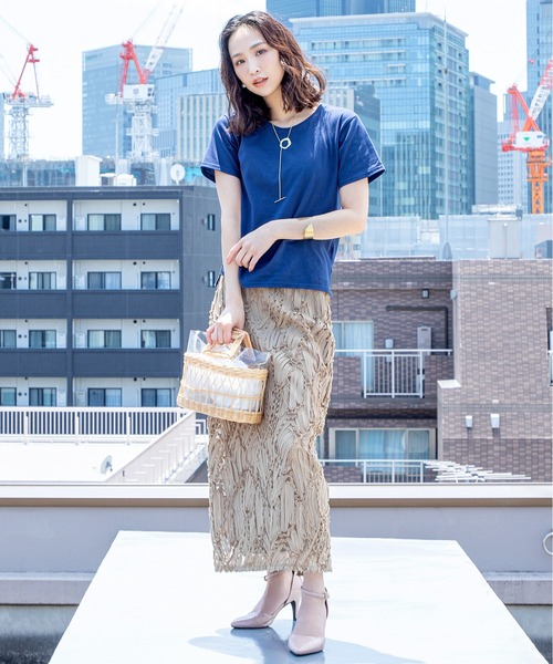 MILLION CARATS(ミリオンカラッツ)の「【立体コード刺繍×スリット入り】気品とエフォートレスが共存。大人の余裕香る刺繍レーススカート!繊細なのに強さもある。履くだけで視線を集める、優美な存在感で魅せる主役級ボトムス(スカート・レディース・ベージュ/ブラック・FREE)」の18枚目の写真