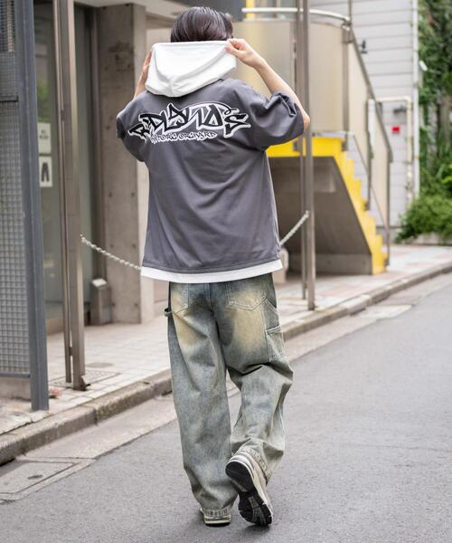 WEGO(ウィゴー)の「WEGO/接触冷感エンボスロゴグラフィックパーカーT(Tシャツ/カットソー・メンズ・ブラック/スミクロ/ダークグリーン/ホワイト・MEDIUM/LARGE)」の7枚目の写真