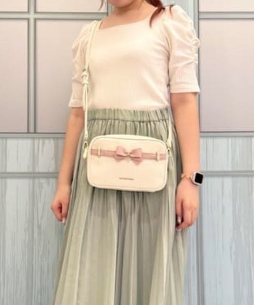 SAMANTHAVEGA(サマンサベガ)の「バイカラーアクセントリボンミニショルダーバッグ(ショルダーバッグ・レディース・ライトブルー/ホワイト/ブラック/ピンク・FREE)」の2枚目の写真