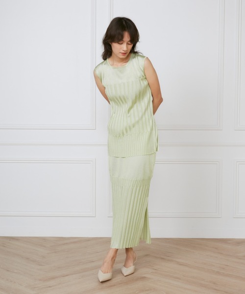INED(イネド)の「シャイニーヤーンスカート《la veille by SUPERIOR CLOSET》【セットアップ対応】(スカート・レディース・オフホワイト/ライトグリーン・9号)」の12枚目の写真