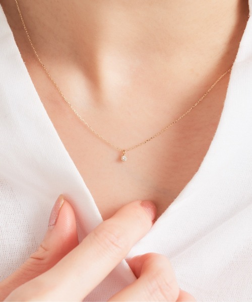Jewel closet by L&Co.（ジュエルクローゼットバイエルアンドコー）の「K10 1粒 ダイヤモンド 0.05ct ネックレス（ネックレス・レディース・ゴールド系その他2/ゴールド系その他3/ゴールド系その他/ゴールド系その他4・FREE）」の2枚目の写真