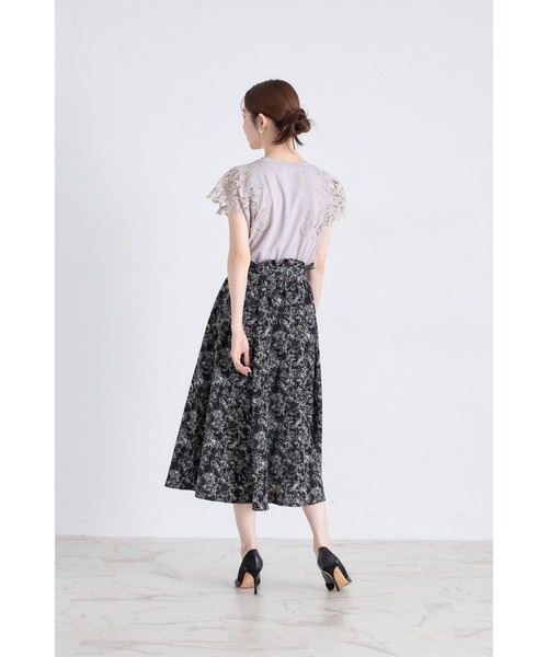 tocco closet（トッコ　クローゼット）の「リボン×フラワーレース装飾カットソープルオーバー（Tシャツ/カットソー・レディース・グレイッシュベージュ/オフホワイト/チャコールグレー/ブルー/ローズ・M）」の18枚目の写真