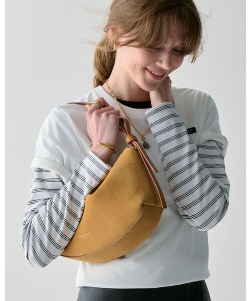 kate spade new york(ケイトスペード ニューヨーク)の「ループ スエード ショルダー バッグ(ショルダーバッグ・レディース・ブラウン・ONESIZE)」の5枚目の写真