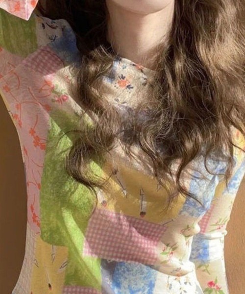 SPIGA(スピーガ)の「パッチワークプリントフレアスリーブTシャツ(Tシャツ/カットソー・レディース・マルチ・SMALL/MEDIUM/LARGE/X-LARGE)」の4枚目の写真