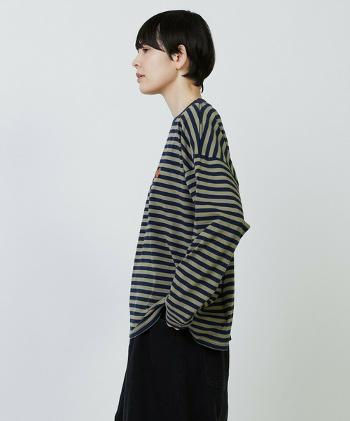 FRAPBOIS（フラボア）の「［ブルー：秋祭り2025限定カラー］パークボーダーL/ST（Tシャツ/カットソー・レディース・グレー/カーキ/ホワイト・1/2）」の14枚目の写真