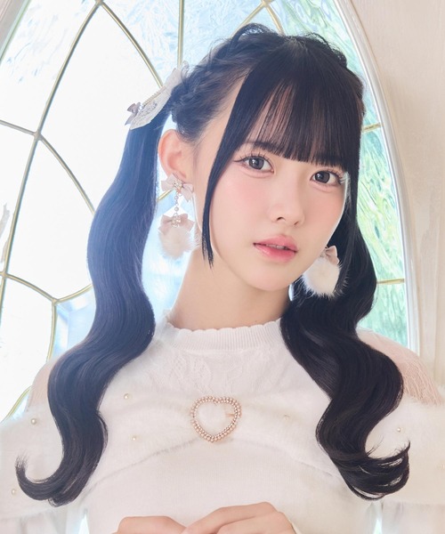 ROJITA（ロジータ）の「ビジューリボンファーイヤリング（イヤリング・レディース・ホワイト/ピンク/ブラック・FREE）」の7枚目の写真