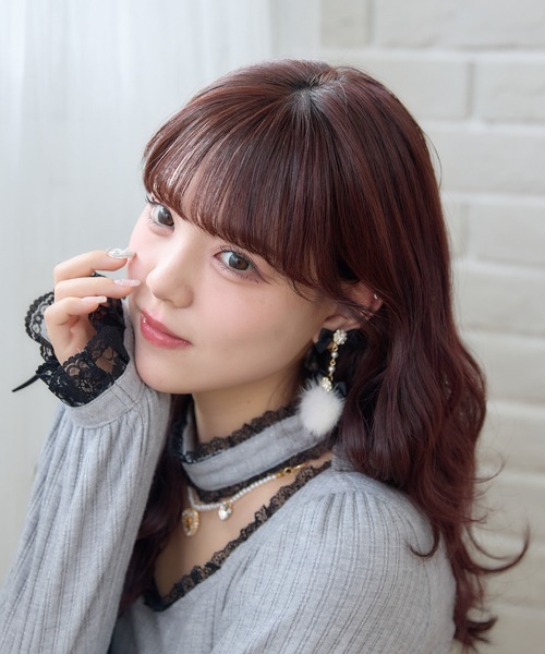 ROJITA（ロジータ）の「ビジューリボンファーイヤリング（イヤリング・レディース・ホワイト/ピンク/ブラック・FREE）」の10枚目の写真