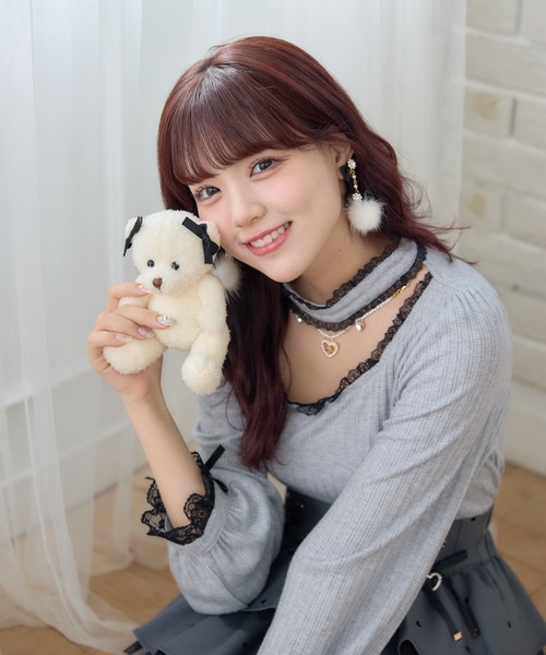 ROJITA（ロジータ）の「ビジューリボンファーイヤリング（イヤリング・レディース・ホワイト/ピンク/ブラック・FREE）」の17枚目の写真