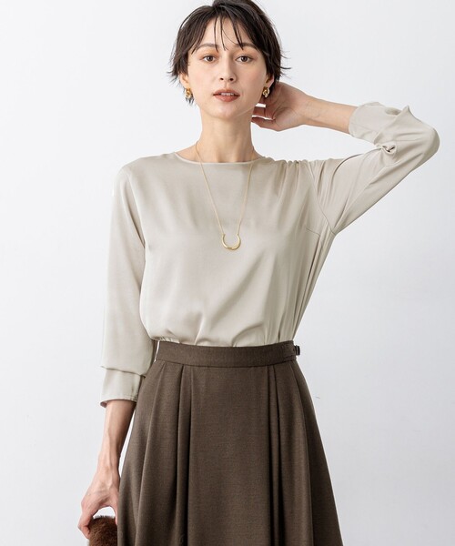 23区(ニジュウサンク)の「【洗える】サテン ロングスリーブ Tシャツ(Tシャツ/カットソー・レディース・ライトオレンジ系/グレー系/アイボリー系/スカイブルー系/ブラウン系・40/38)」の2枚目の写真