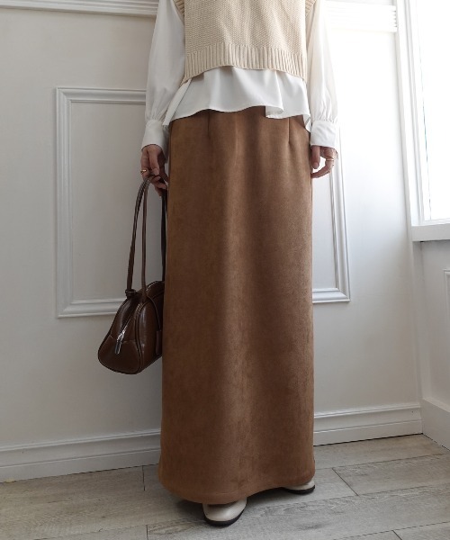 CORNERS（コーナーズ）の「フェイクスエードナロースカート【セットアップ可能】（スカート・レディース・チャコールグレー/ブラウン/キャメル・M）」の3枚目の写真