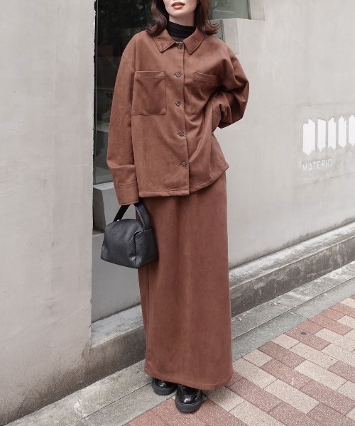 CORNERS（コーナーズ）の「フェイクスエードナロースカート【セットアップ可能】（スカート・レディース・チャコールグレー/ブラウン/キャメル・M）」の5枚目の写真