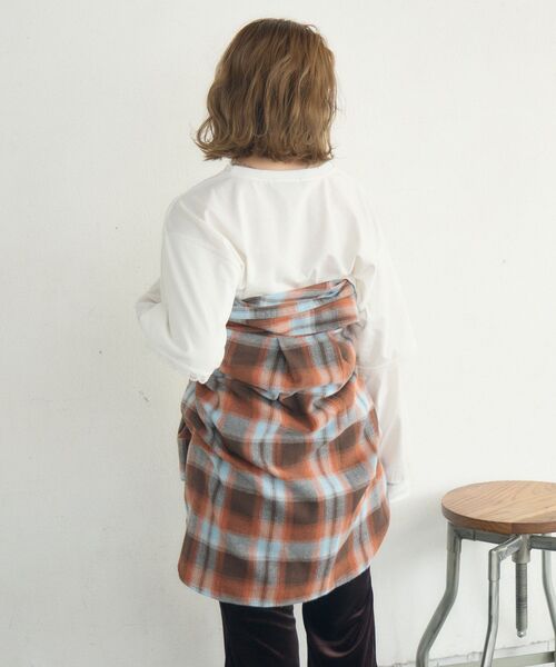 ご確認用　レトロ　VINTAGE モノトーン　線　アートブラウスシャツ　ふるじょ 楽天市場】花刺繍レトロブラウス □ シャツ ブラウス OL