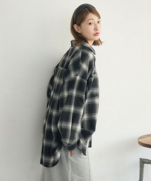 RETRO GIRL（レトロガール）の「チェックBIGシャツ（シャツ/ブラウス・レディース・ブルー系その他2/グレー系その他2/ブラック系その他2/オレンジ系その他2・FREE）」の12枚目の写真