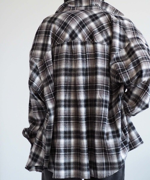 cepo（セポ）の「〈チェック柄トップスをコーデの主役に♪〉ドビーチェックオーバーシャツ（シャツ/ブラウス・レディース・ブラック系1/ブルー系1/ベージュ系1/ブラウン系2/ブラウン系1/レッド系1/ホワイト系1・M）」の17枚目の写真