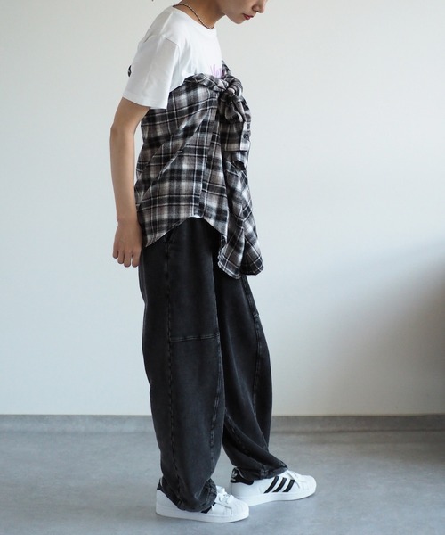 cepo（セポ）の「〈チェック柄トップスをコーデの主役に♪〉ドビーチェックオーバーシャツ（シャツ/ブラウス・レディース・ブラック系1/ブルー系1/ベージュ系1/ブラウン系2/ブラウン系1/レッド系1/ホワイト系1・M）」の13枚目の写真